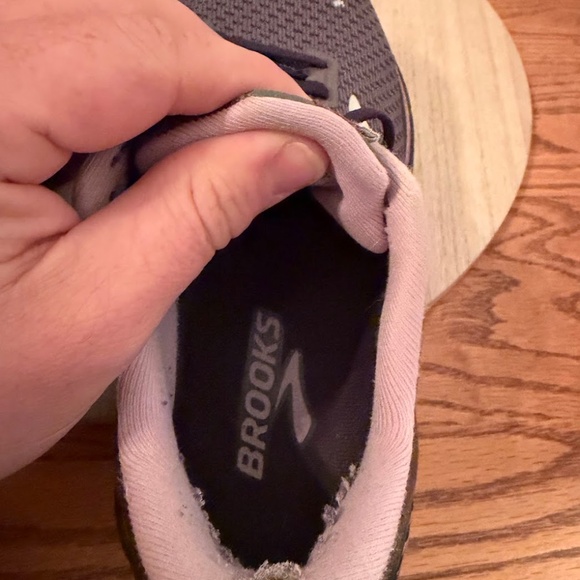Brooks Adrenaline GTS 22 Women’s Running Shoes Gray Pink Size 8 B Medium Support - Picture 12 of 12